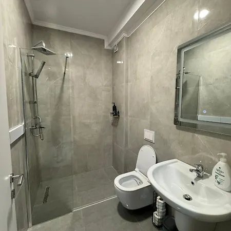 Dennys At Gardenia Myslym Shyri Apartament *