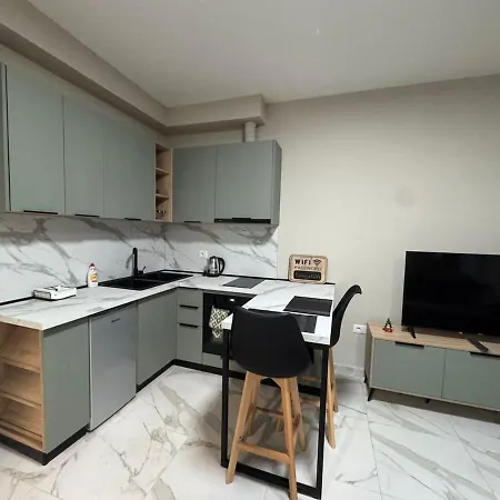 Dennys At Gardenia Myslym Shyri 公寓 *